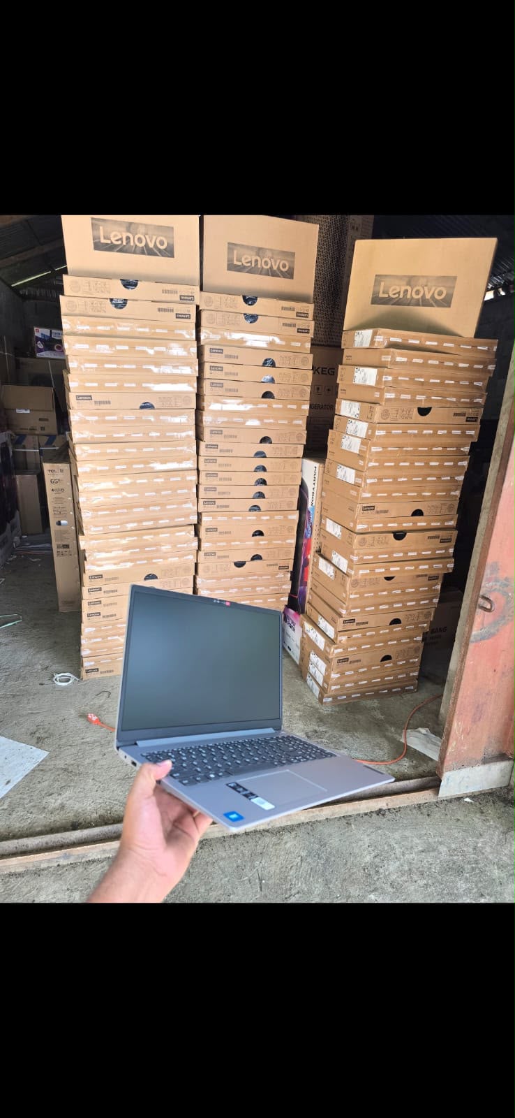 LAPTOP LENOVO IDEAL                                        