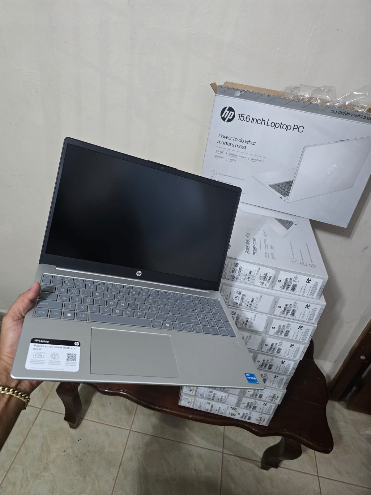LAPTOP HP 15.6 PULGADA